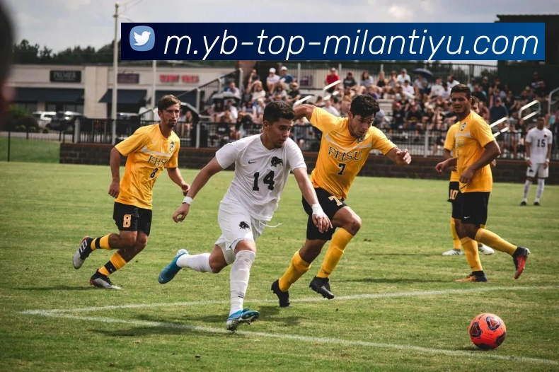 恩里克谈维尼修斯遭歧视与巴黎表现不佳的看法